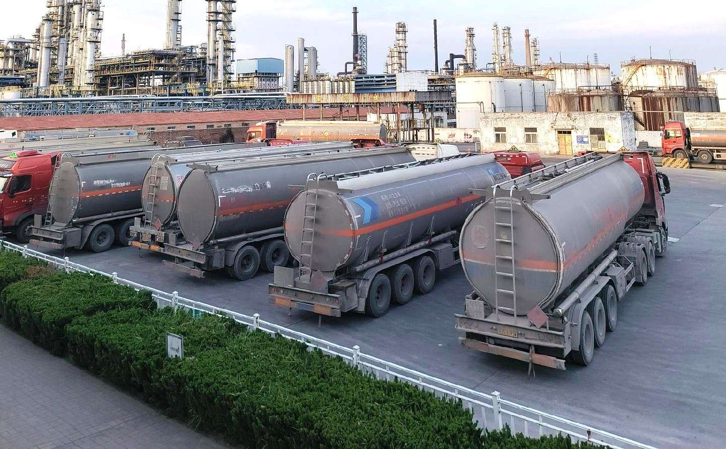 Fuel Tanker Trailer